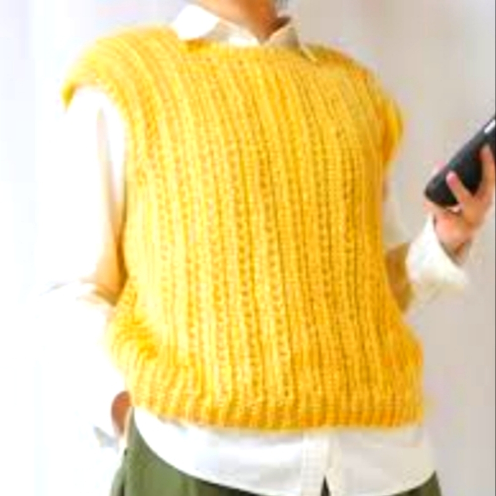Handmade 100% Wool Crochet Sleevless Knit